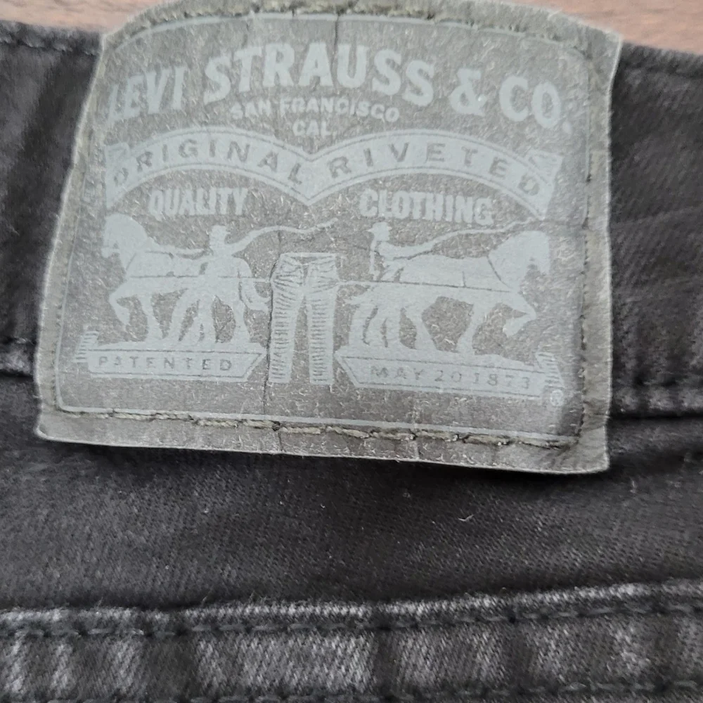 Women's Levi's Shaping Skinny Black Jeans 30
